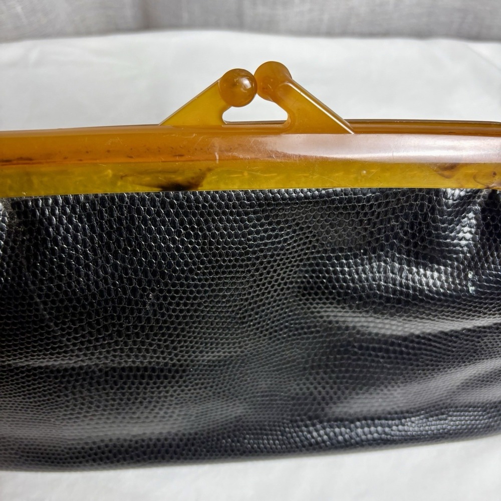 Vintage 70s Black Faux Snakeskin Clutch With Tortoiseshell Lucite Kisslock Frame - Picture 4 of 10